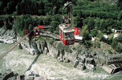 hells gate tram over the fraser river